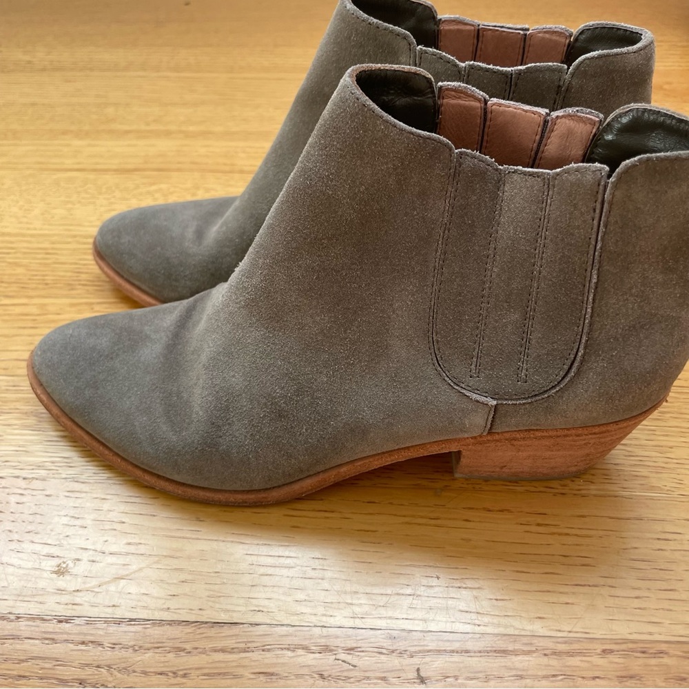 Joie Booties 8.5